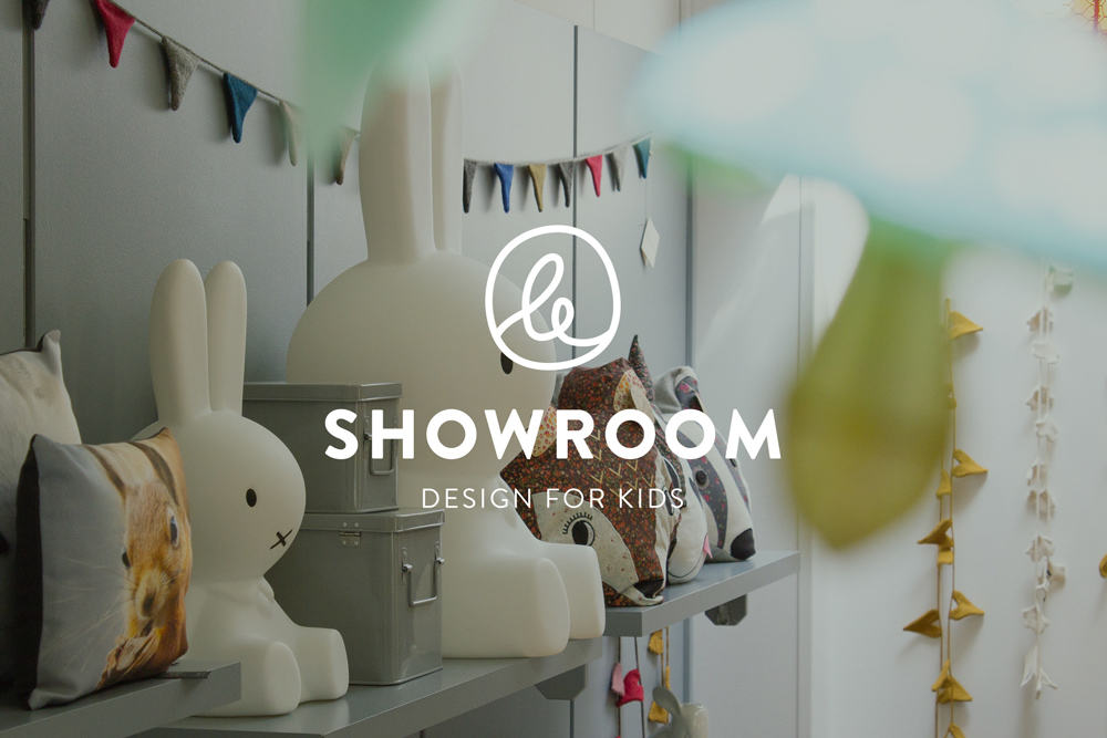 le-showroom-mockup-logo
